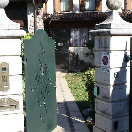Bed & Breakfast Casale Dei Pavoni *