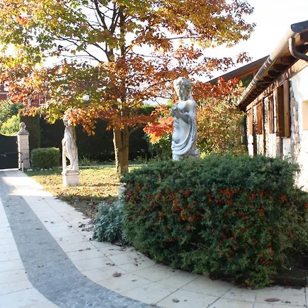 Casale Dei Pavoni Bed & Breakfast
