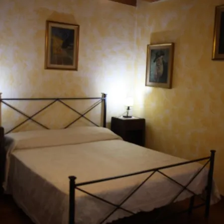 Bed & Breakfast Casale Dei Pavoni