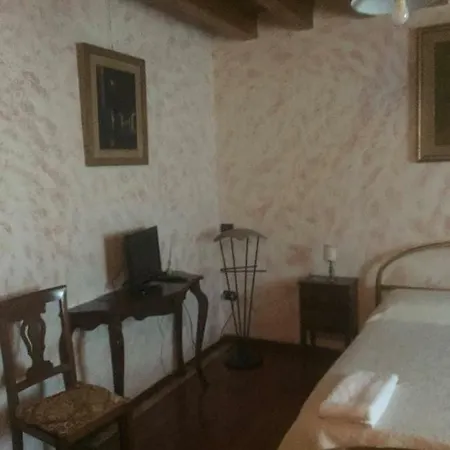 Bed & Breakfast Casale Dei Pavoni
